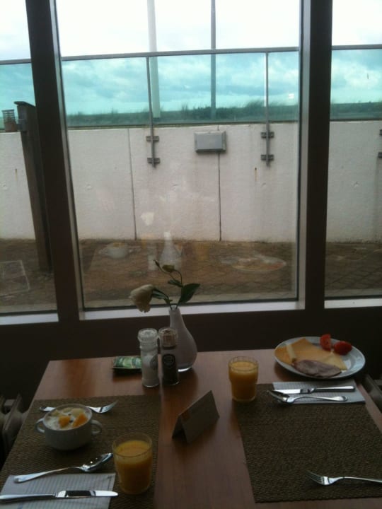 Frühstück mit "Aussicht" Hotel NH Zandvoort