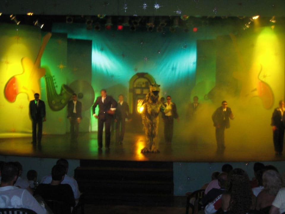 Juke - Box / Man in black  Royalton Splash Punta Cana