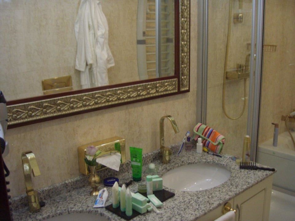 Teil des Badezimmers Hotel Unique Dortmund Hauptbahnhof