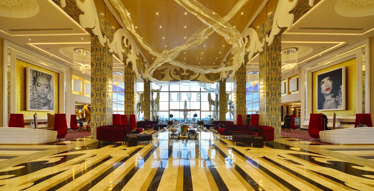 Lobby Azura Deluxe Resort & Spa Hotel