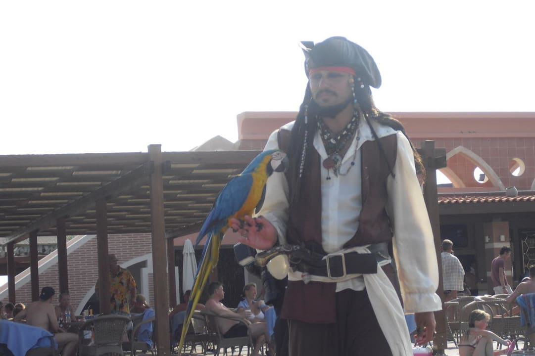 Käpt'n Jack Sparrow am Pool Megasaray Club Belek