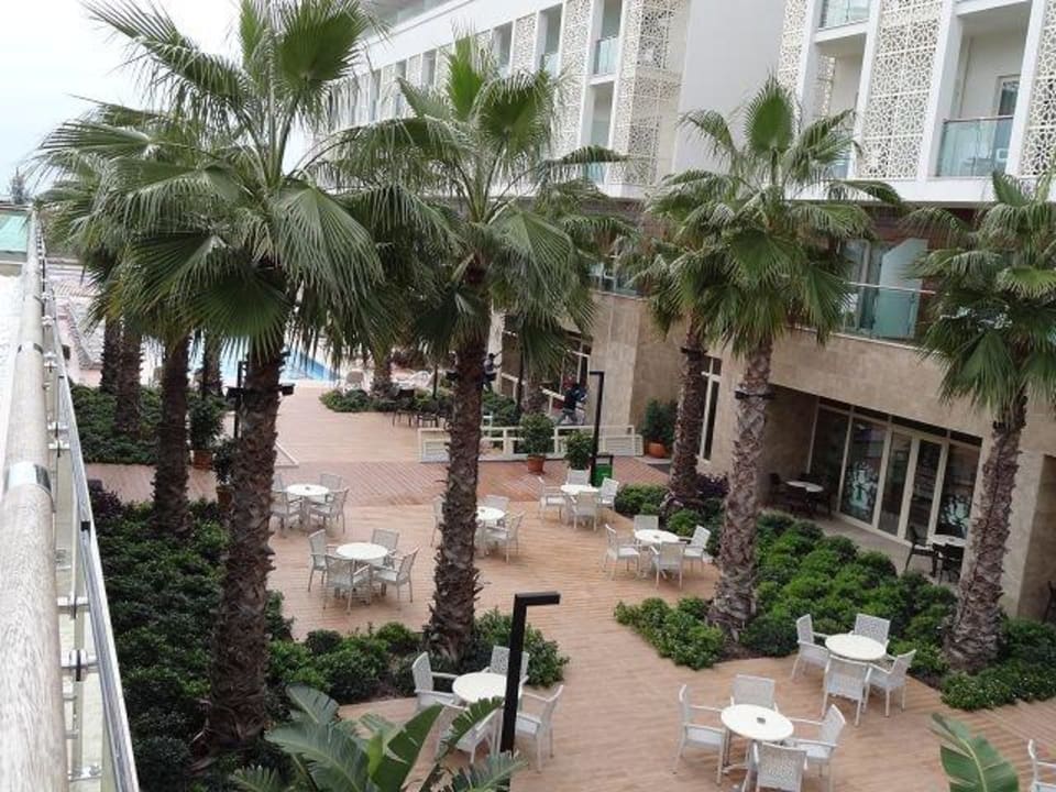 Blick in den Innenhof Sentido Trendy Verbena Beach