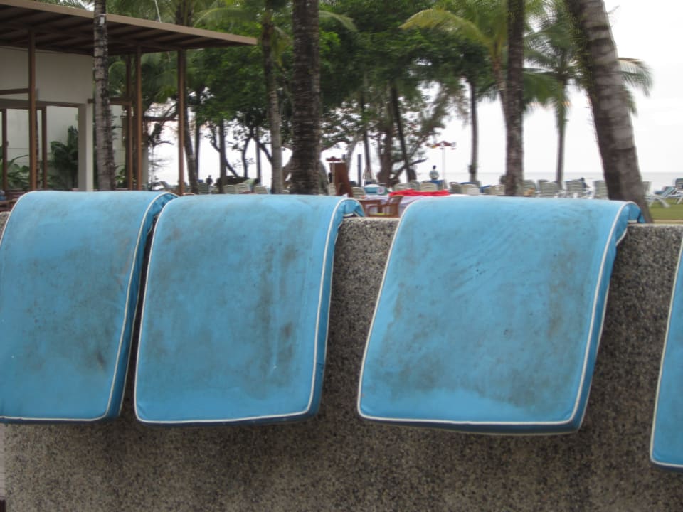 Schmutzige Auflagen The Briza Beach Resort Khaolak