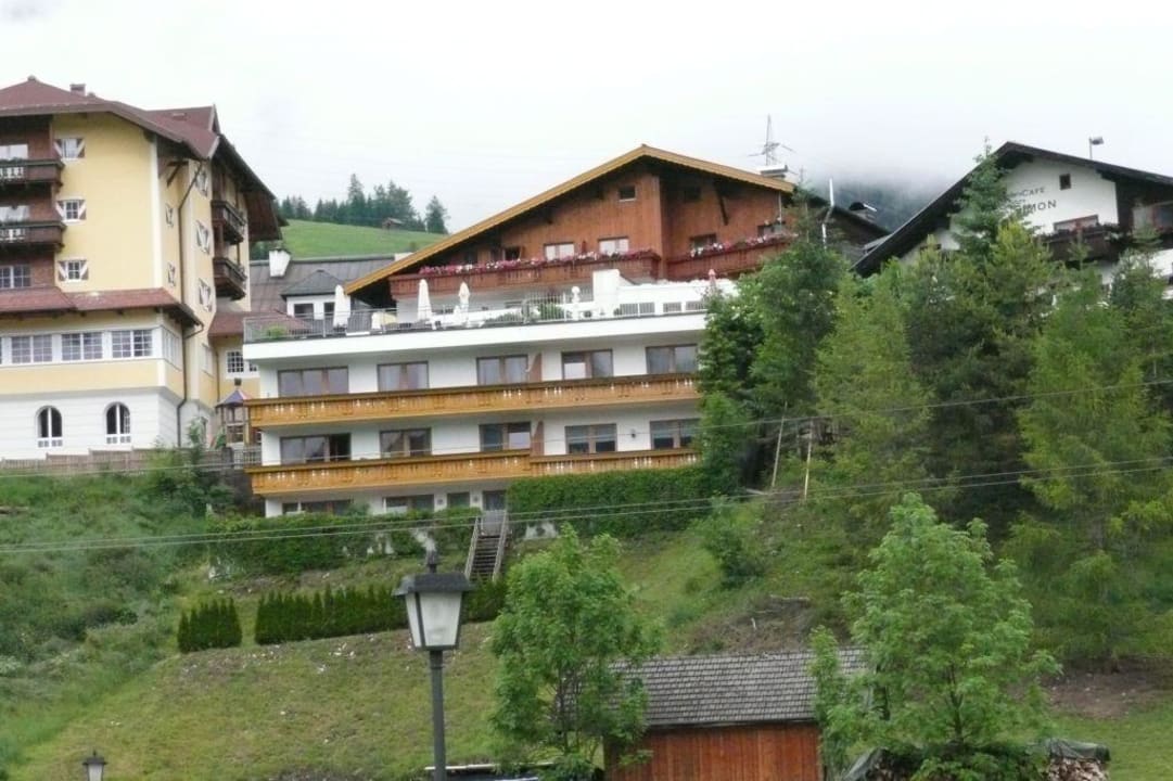 Südseite mit Terrasse Hotel Hubertushof