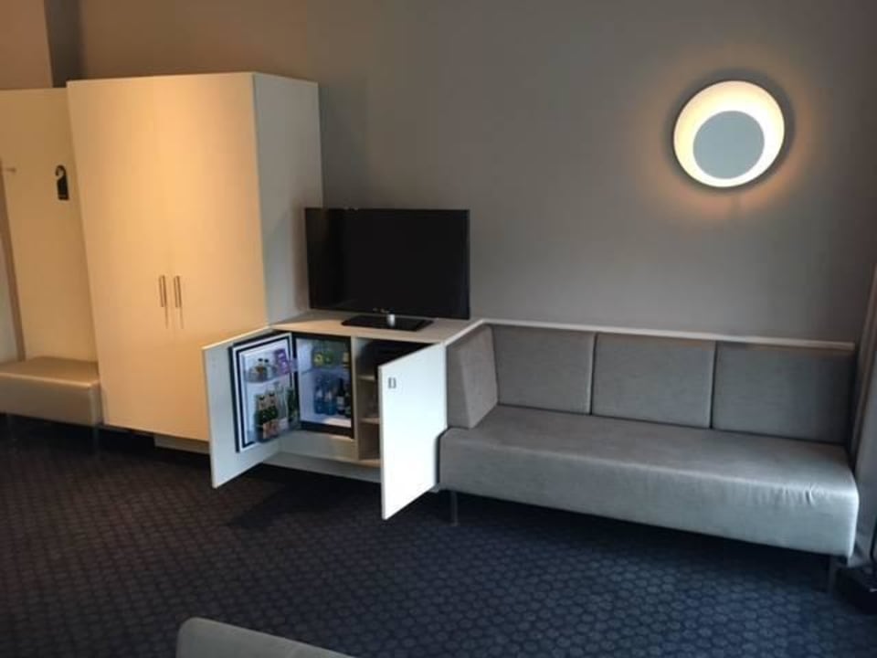 Minibar and TV COSMO Hotel Berlin Mitte