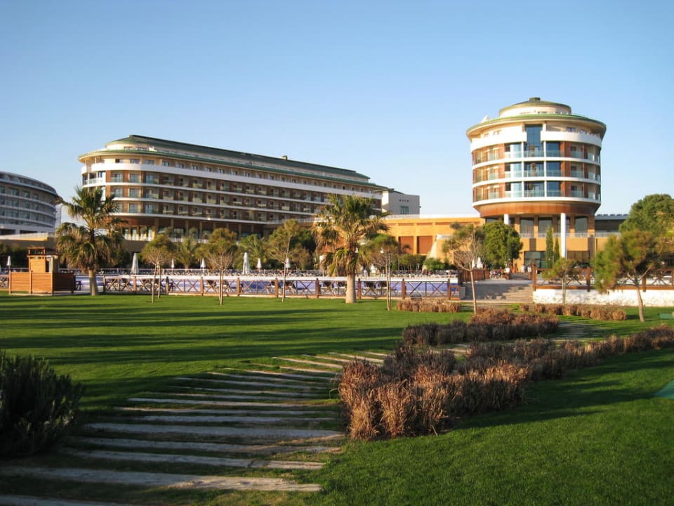 Blick auf das Hauptgebäude Voyage Belek Golf & Spa