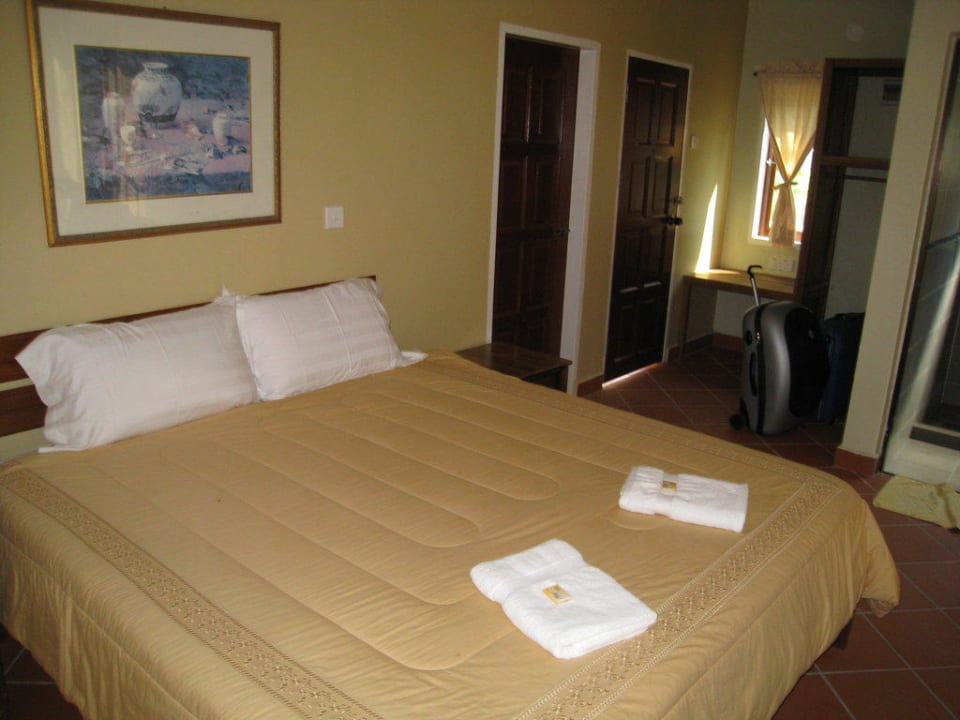 Bett Hotel Anjungan Beach Resort & Spa