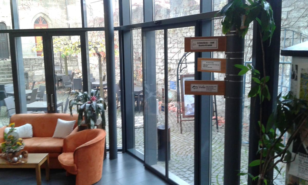 Eingangsbereich Stadt-gut-Hotel Fronveste - Das Alte Knasthaus