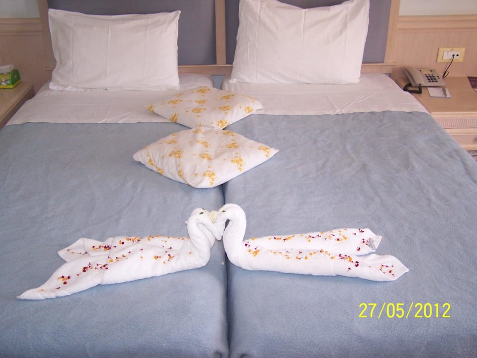 Łabądki w pokoju 2160 Lindos Princess Beach Resort & Spa