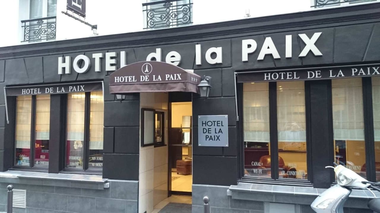Hoteleingang Hotel De La Paix Tour Eiffel