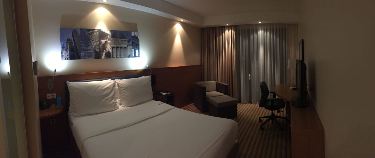 Komfortables Zimmer Hampton by Hilton Berlin City West