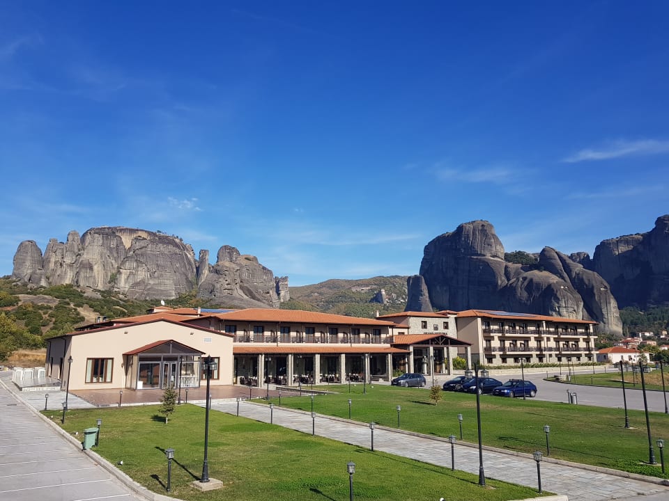 Außenansicht Grand Meteora Hotel
