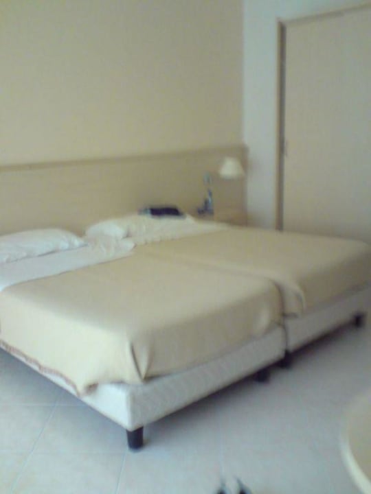 Zimmer - Bett Aldiana Club Rocca Nettuno Calabria