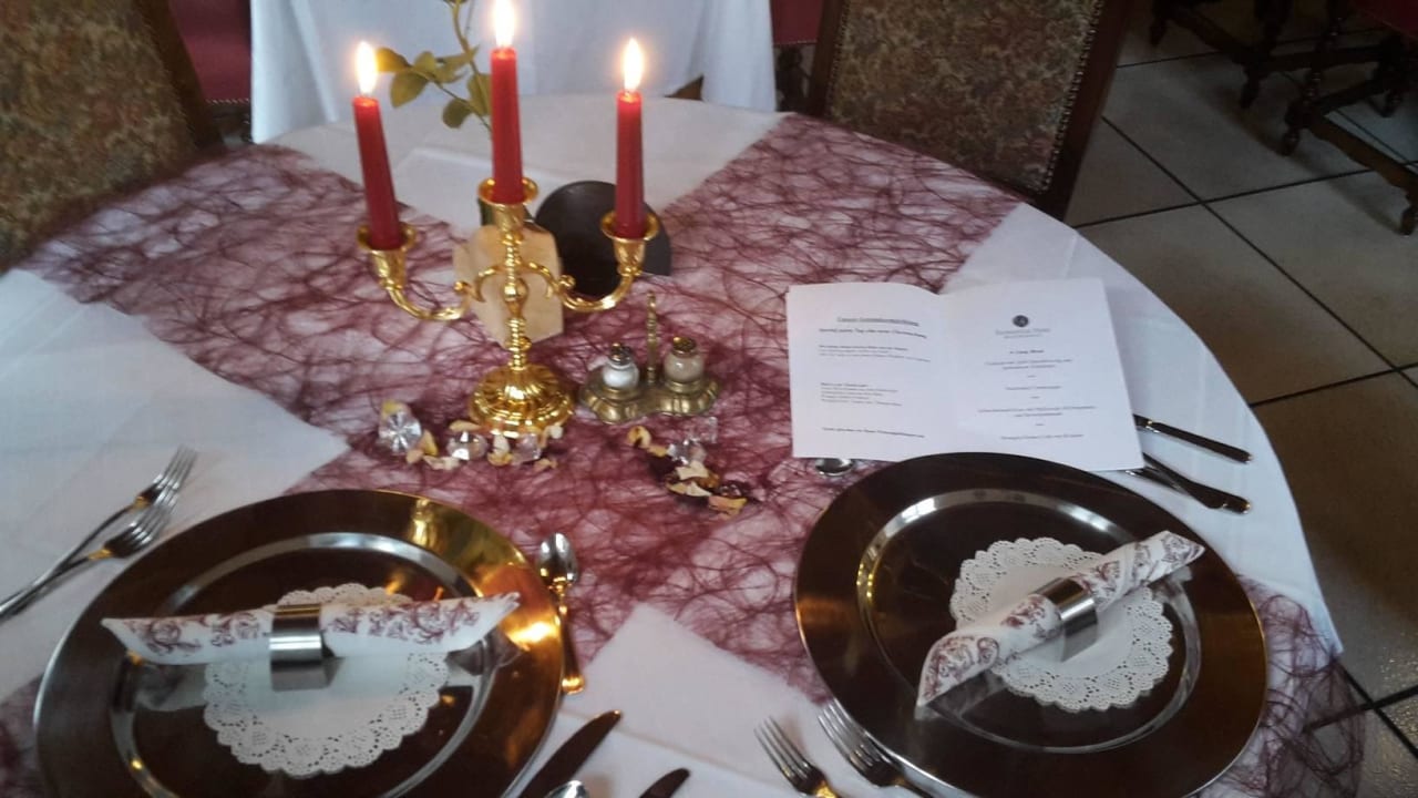 Candle Light Dinner Romantica Hotel Blauer Hecht