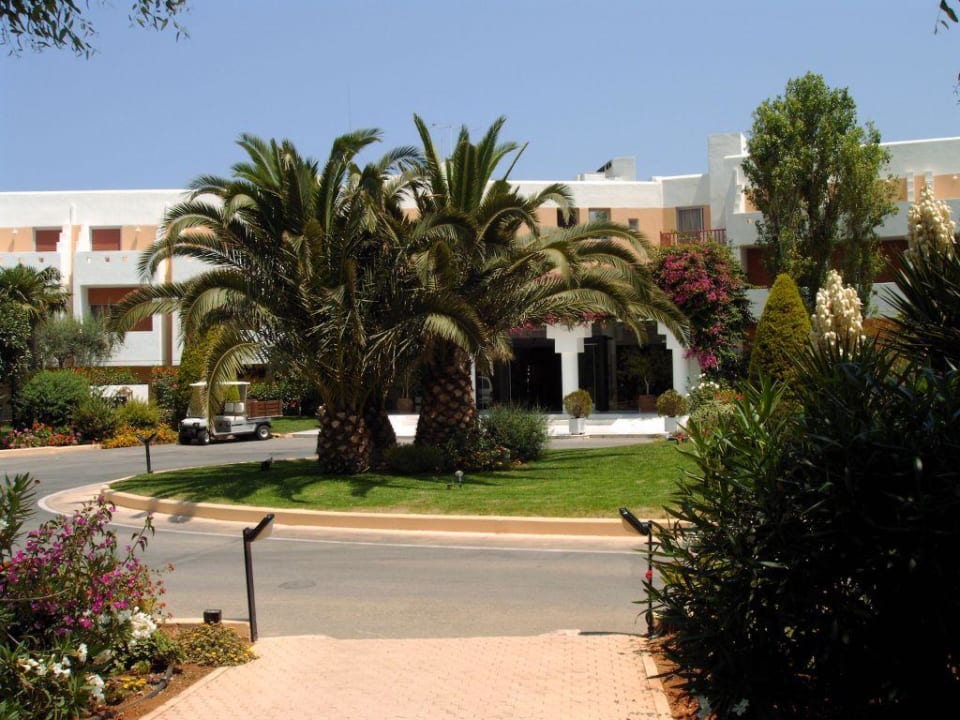 Hoteleingang Anissa Beach & Village