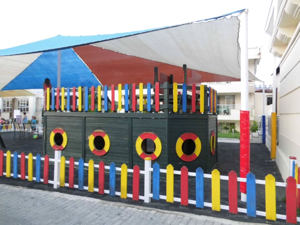 Spielplatz, auch mit Sonnendach Dream Family Club