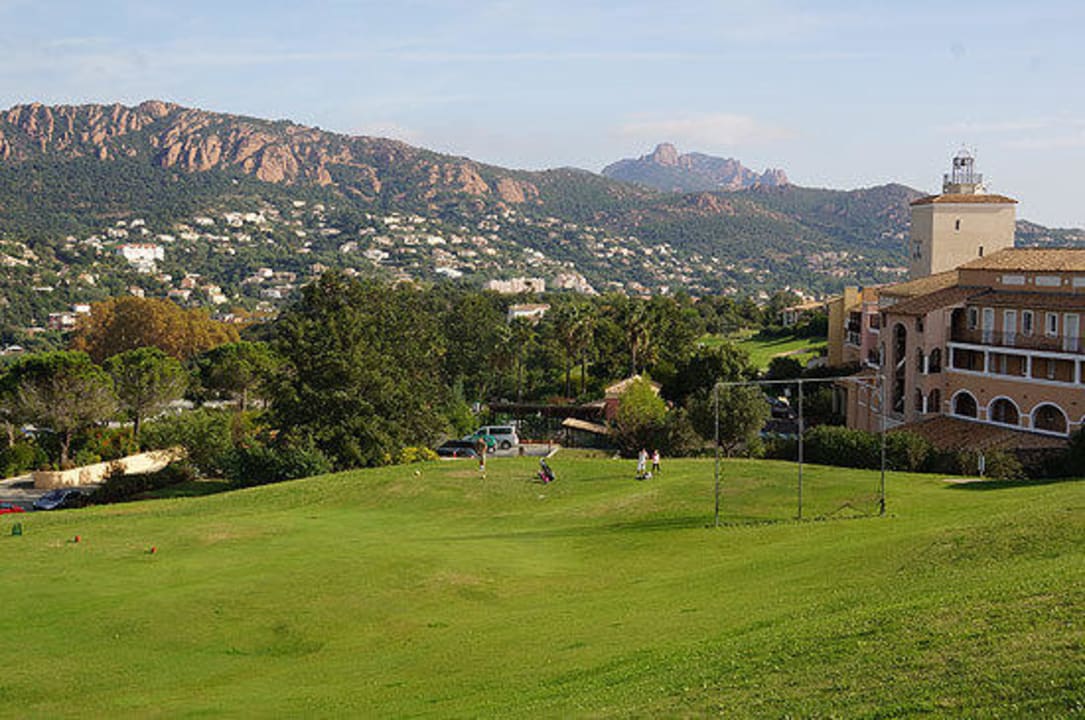 9 Loch Golfplatz direkt neben der Anlage mit Blick Pierre & Vacances Resort Cap Esterel
