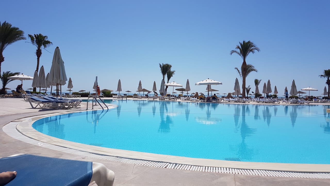 Pool Mövenpick Resort & Spa El Gouna