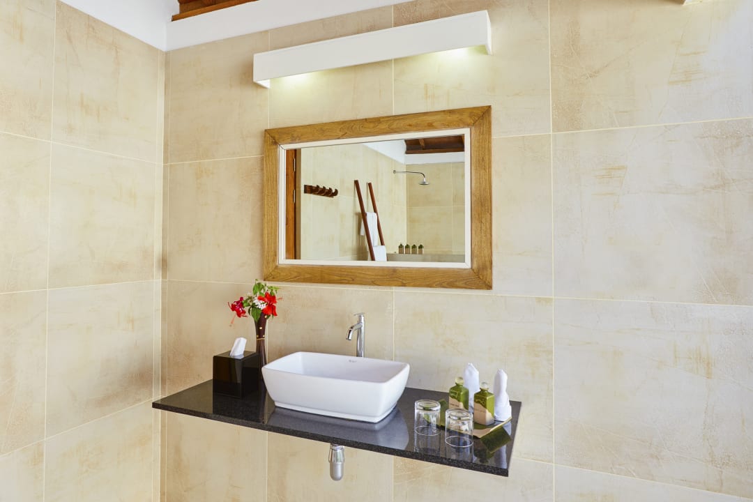 Zimmer Innahura Maldives Resort