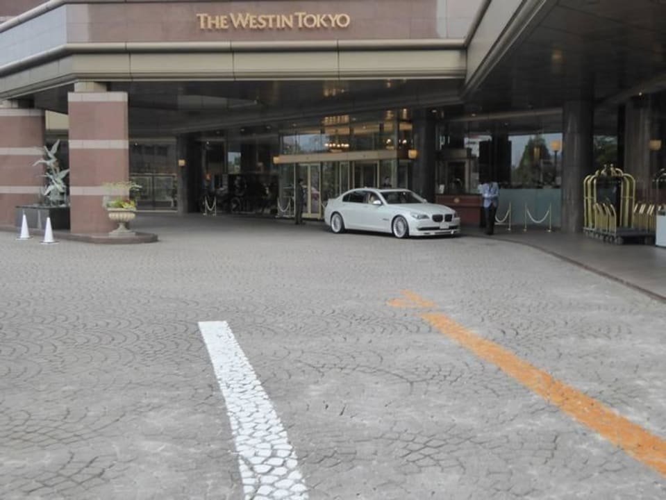 Podjazd Hotel The Westin Tokyo