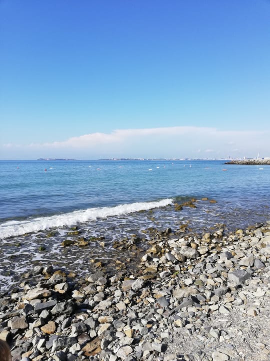 Direkt vor dem Hotel Hotel Sineva Beach