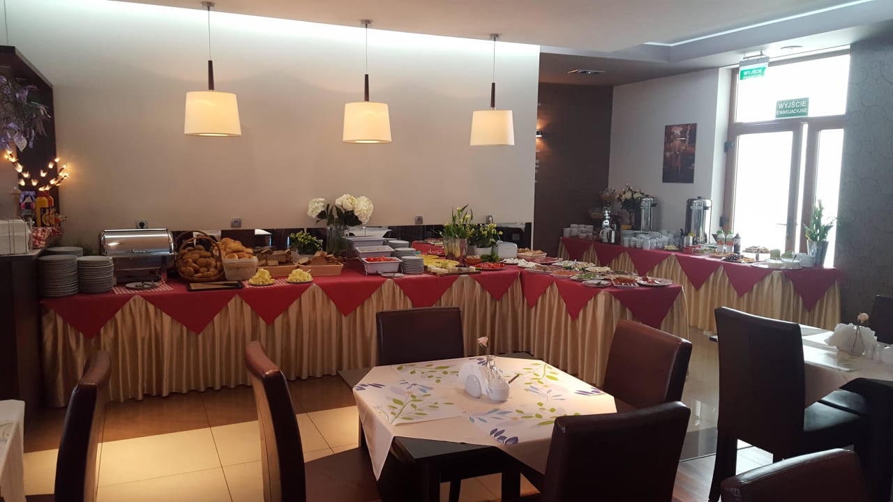 Zum Frühstück alles vorbereitet Pension Rezydencja Familia