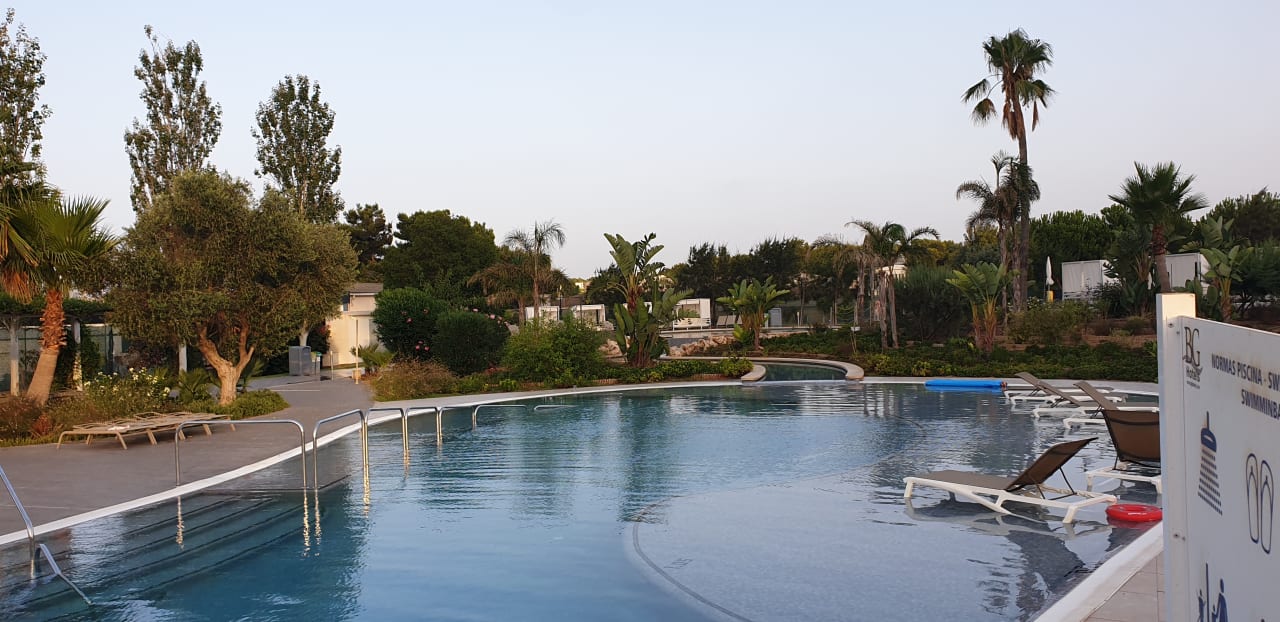 Pool BG Tonga Tower Design Hotel & Suites