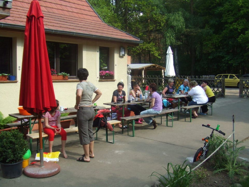 Terrasse vor dem Haus Herberge Haus Hoher Golm