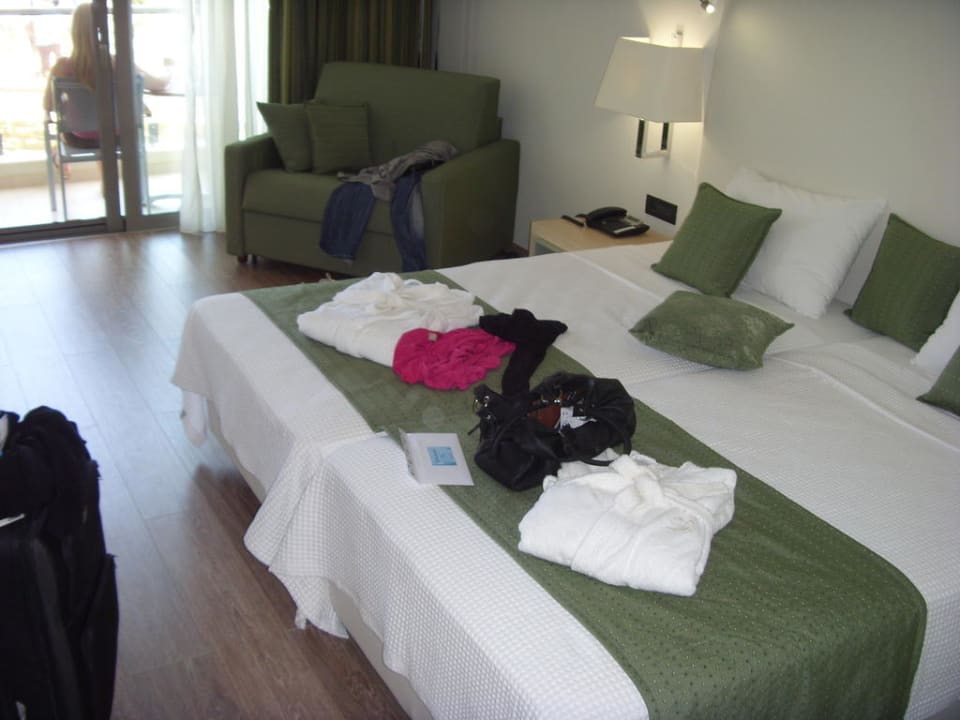 Bett Minos Mare Royal