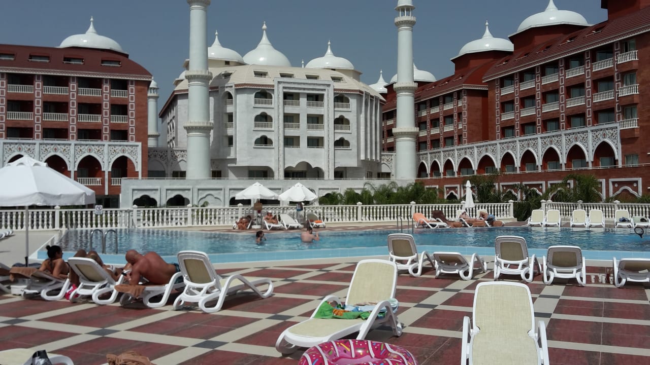 Außenansicht Royal Taj Mahal Hotel