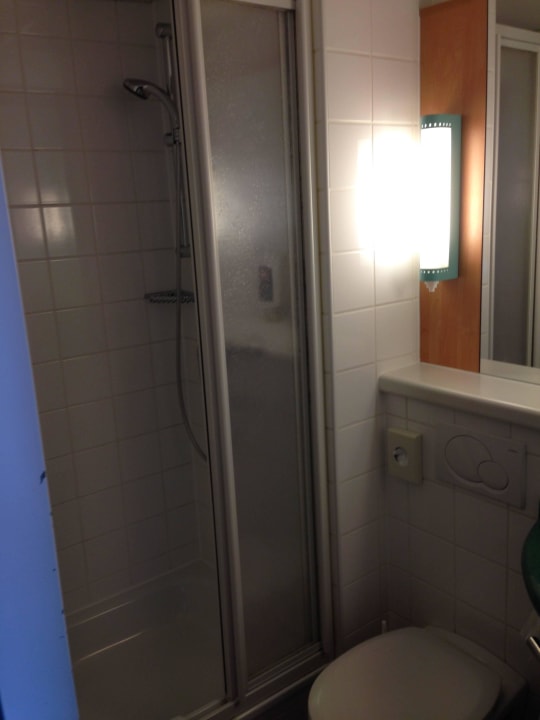 Dusche Hotel Ibis Wien Mariahilf