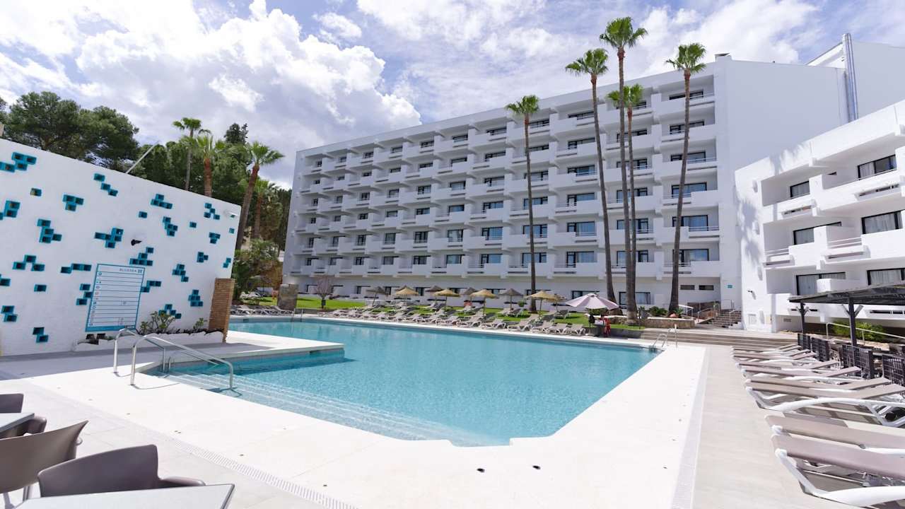 Pool BLUESEA Al Andalus
