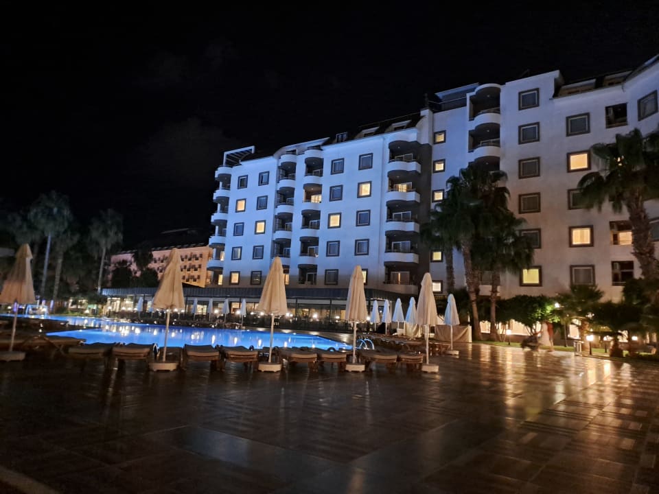Außenansicht Hotel Royal Garden Beach