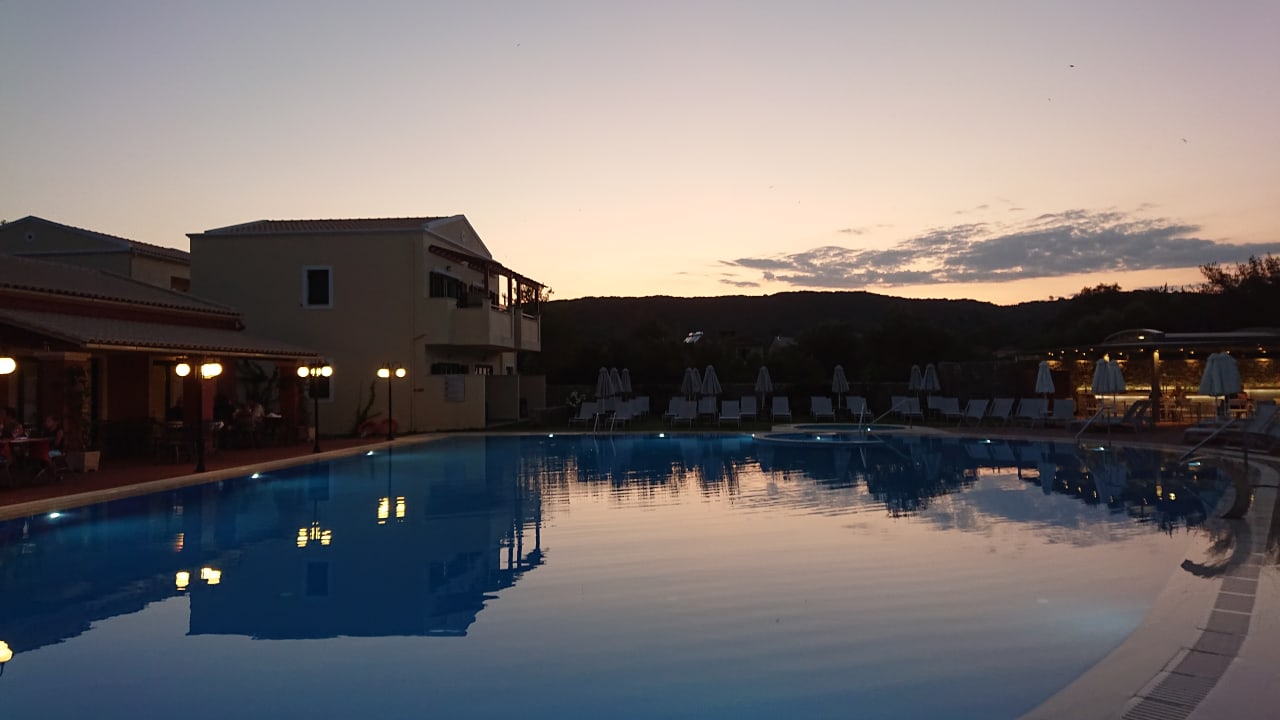 Pool Sentido Apollo Palace