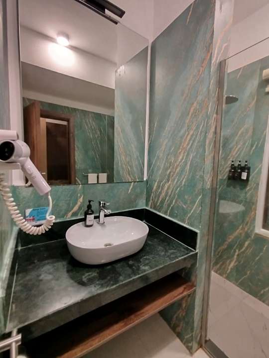 Zimmer Reef & Beach Resort