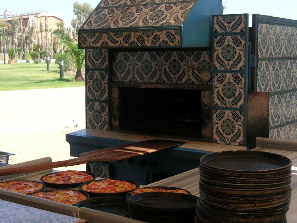 pizza am strand Grand Seker Hotel
