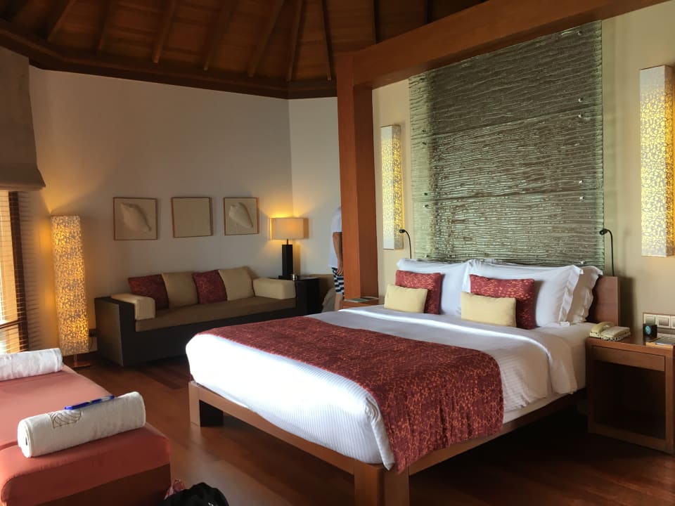 Zimmer Baros Maldives Resort