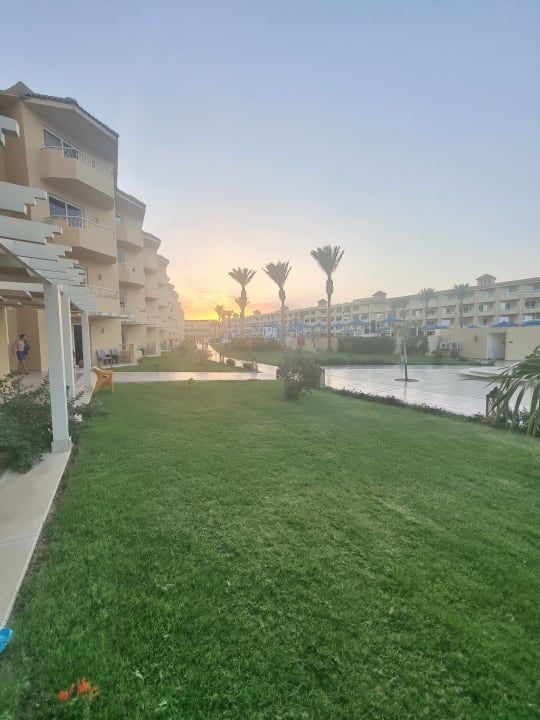 au-enansicht-amwaj-beach-club-abu-soma-resort-soma-bay