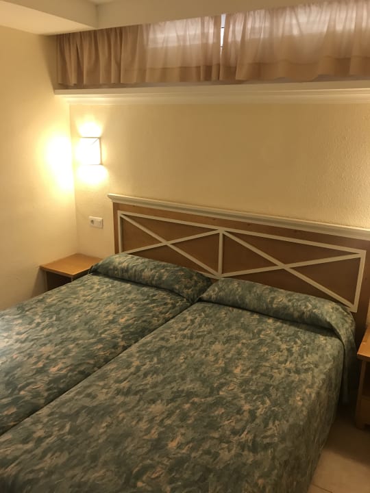 Zimmer Protur Floriana Resort Aparthotel