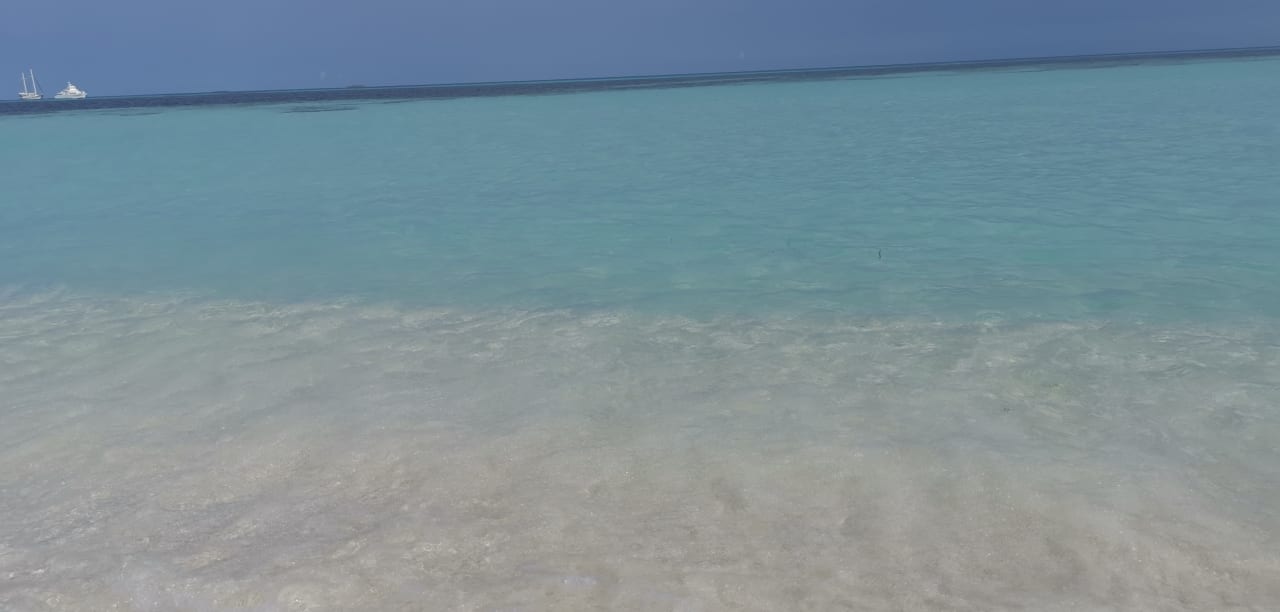 Strand Kuredu Island Resort & Spa