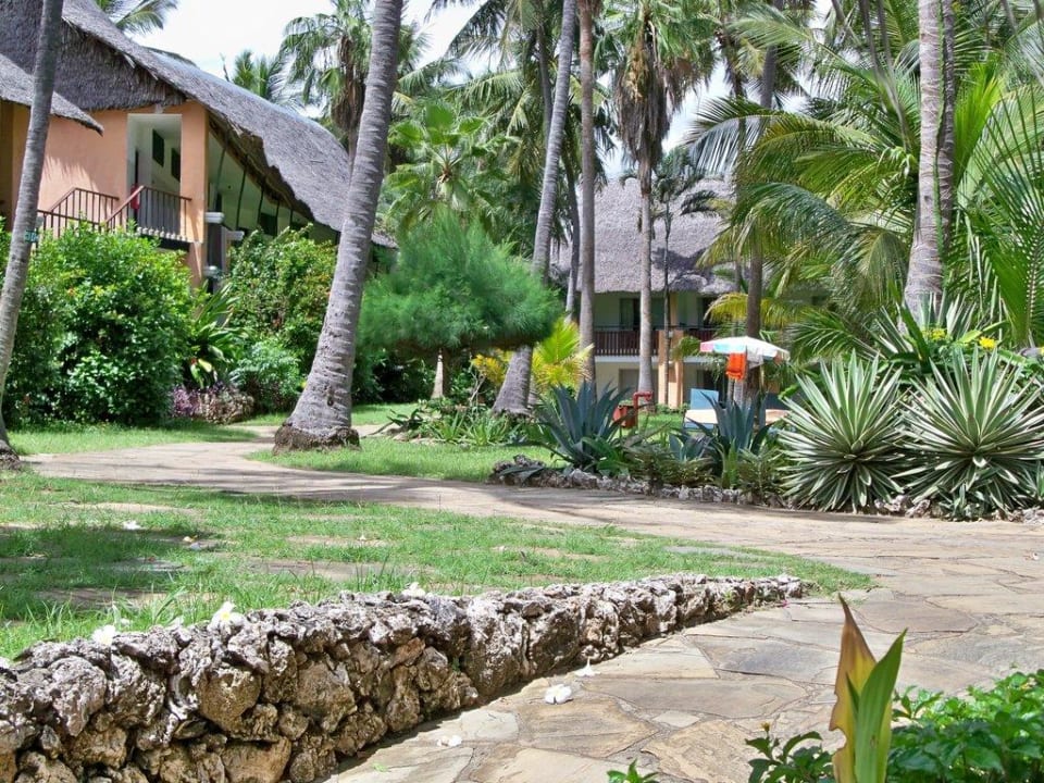 Garten Bahari Beach Hotel