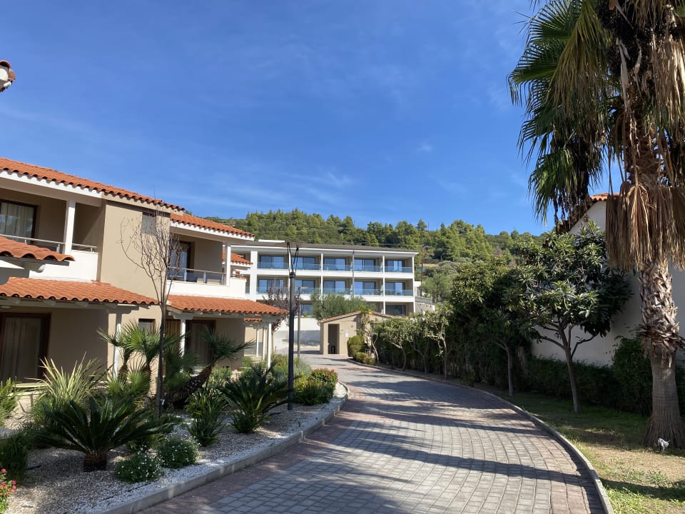 Gartenanlage Hotel Lagomandra Beach