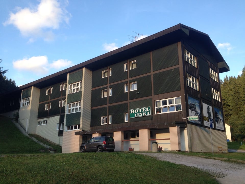 Außenansicht Hotel Lenka