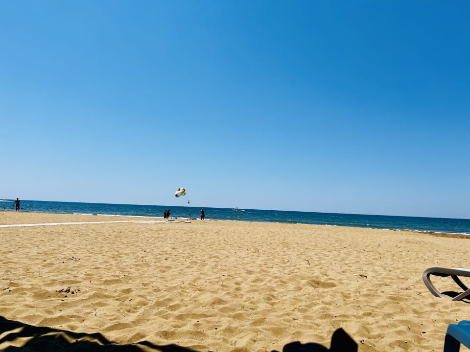 Strand Club Grand Side