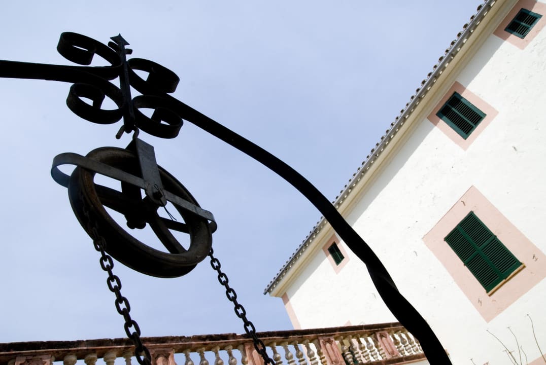 Detalle del patio, la fuente Finca Son Esteve