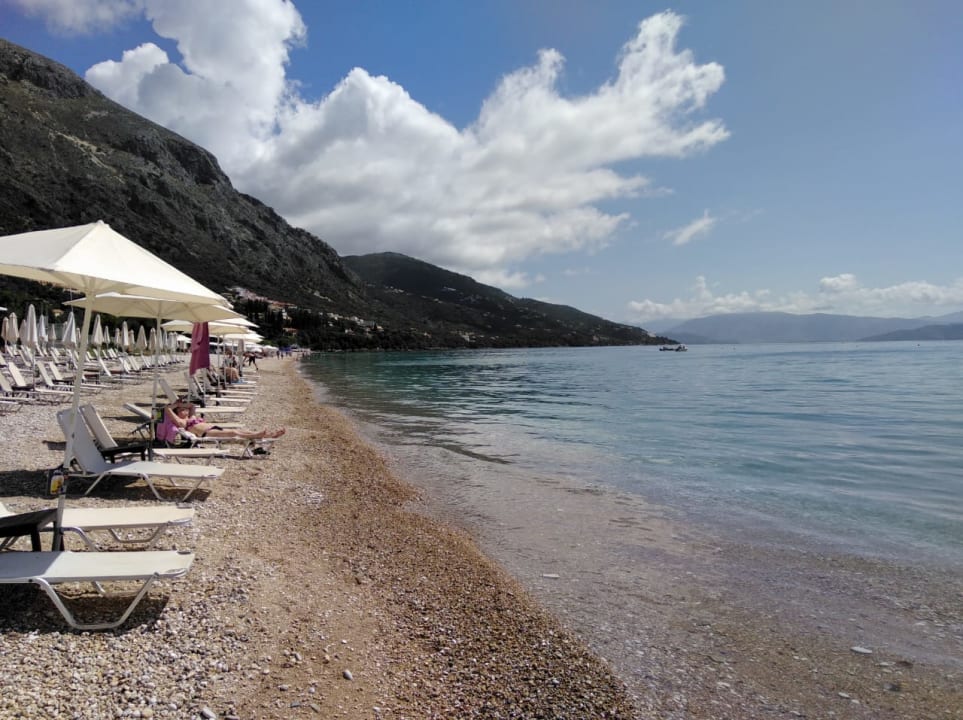 Strand mit externen Beach-Bars Golden Mare Barbati Hotel