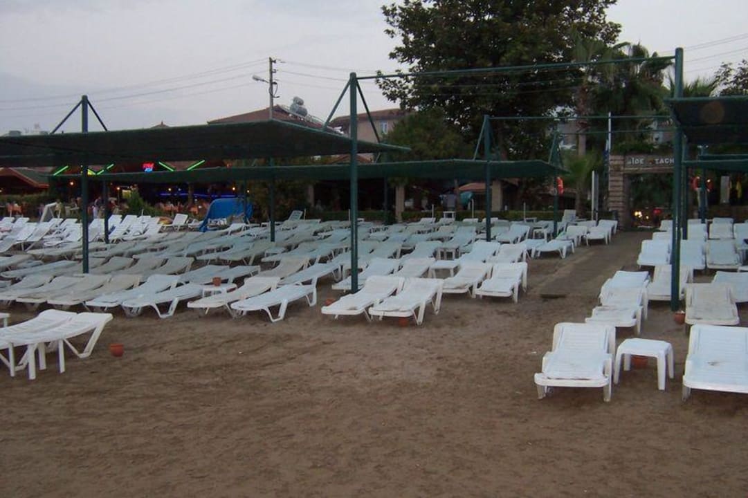 Strand mit den kostenlosen Liegen Trendy Side Beach Hotel - Adults only