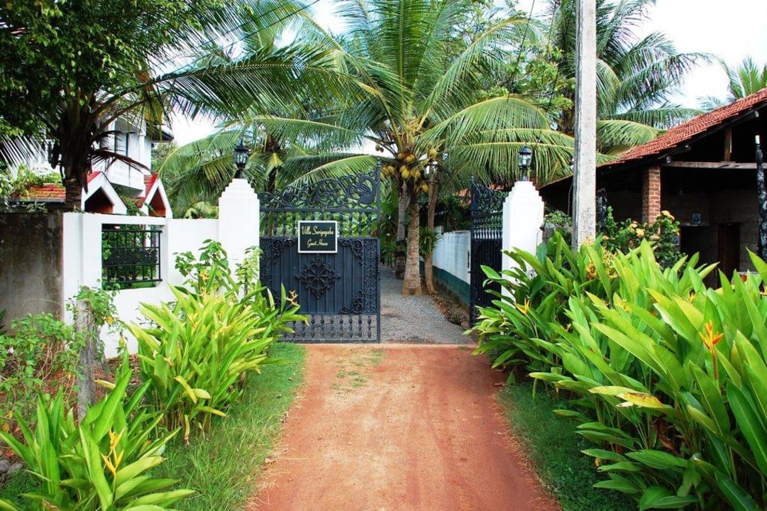 Weg zur Villa Villa Suriyagaha