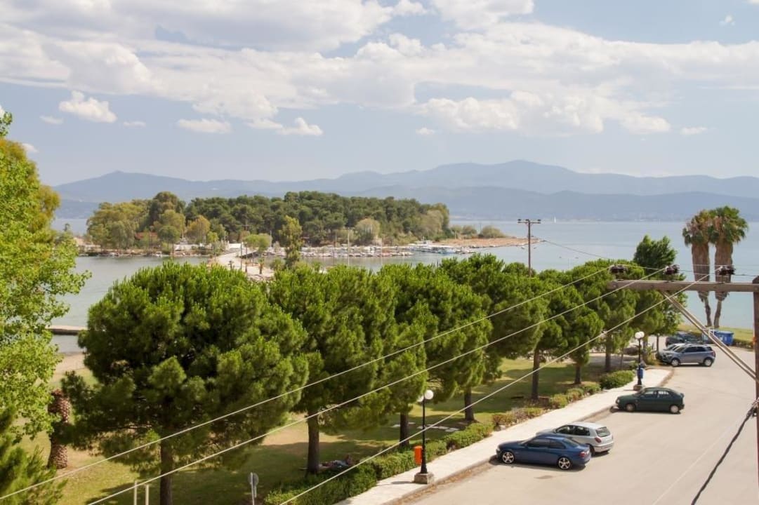 Blick aus dem Fenster nach rechts Hotel Eviana Beach