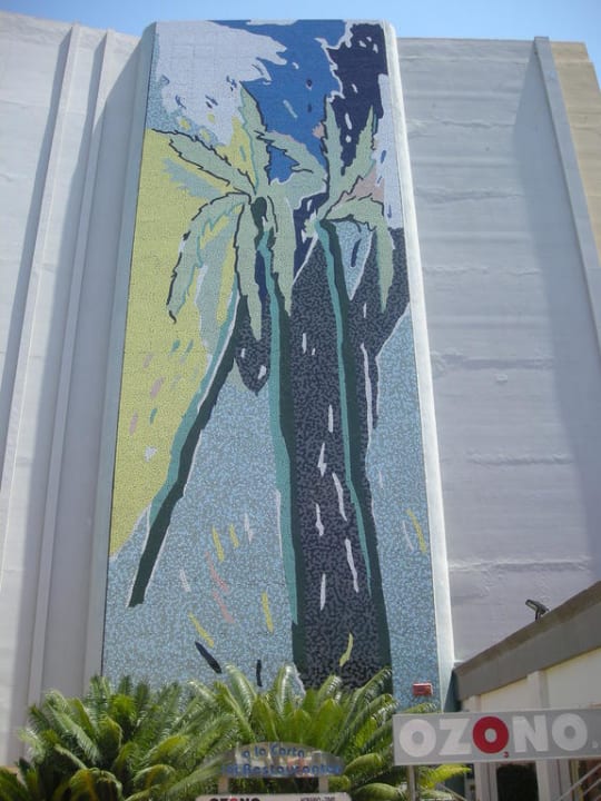 Das Gemälde am Eingangsbereich des Hotelgebäudes Abora Buenaventura by Lopesan Hotels